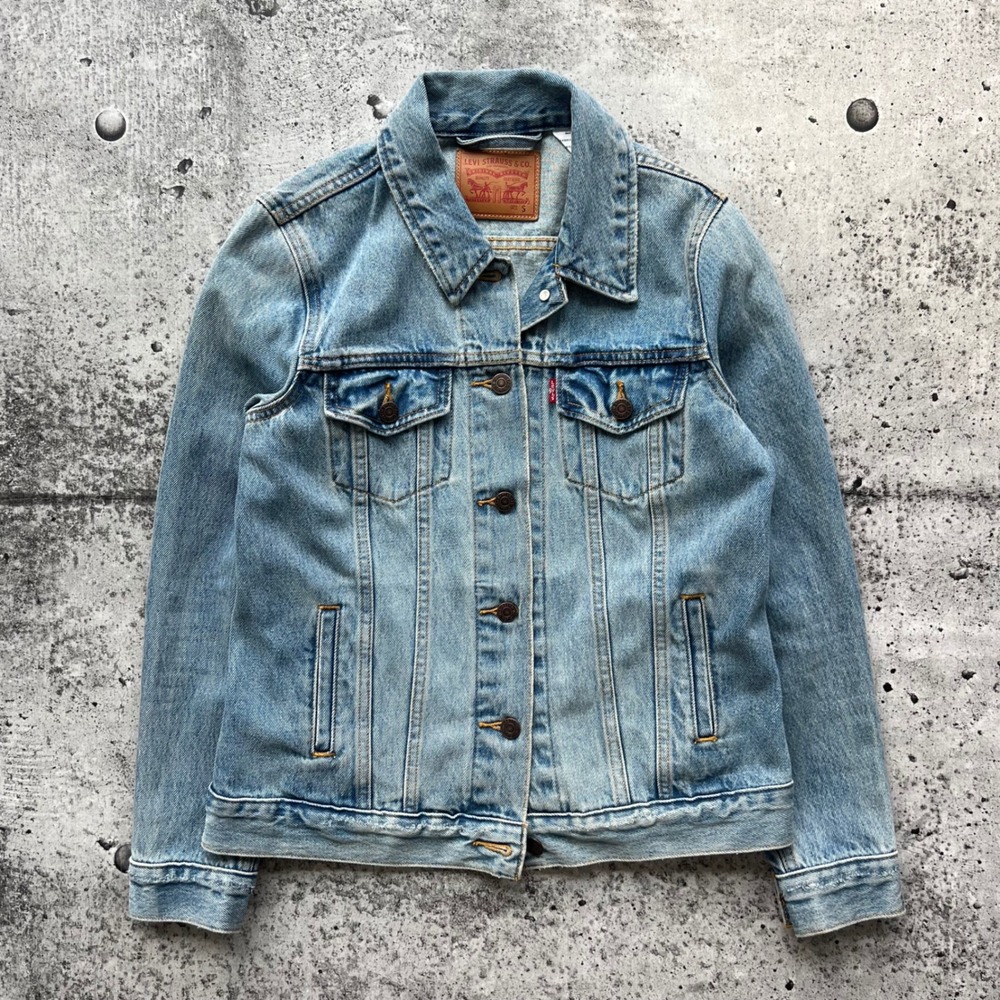 Levis Jacket Womens Small Light Blue Distressed Denim Jean Trucker